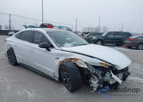 2021 Hyundai Sonata N Line z USA, uszkodzony, nr VIN 5NPEK4JC8MH110576